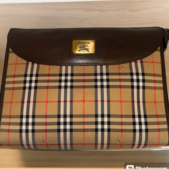 Burberry Handbags - Burberry Pouch/Makeup Bag